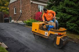 Best Asphalt Driveway Installation  in Independence, KS